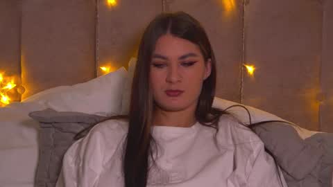 RachellSimpson online show from 8, 12, 2024