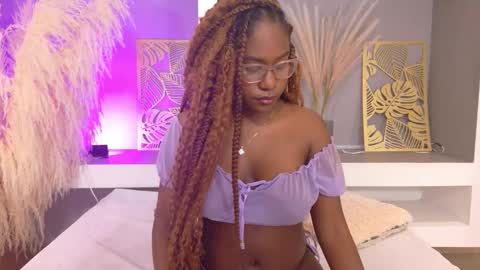 Snapshot of rachelstonne__ chatting on 22, 12, 2025 Rachel online show from 22, 12, 2025