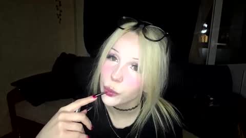 Lily online show from 25, 3, 2026