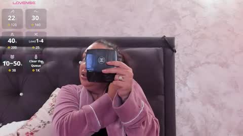 Snapshot of raelledarkstar chatting on 26, 11, 2025 raelledarkstar online show from 26, 11, 2025