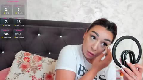 raelledarkstar online show from 25, 5, 2026