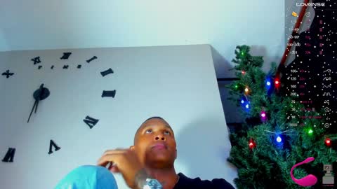 Snapshot of ragnarhot24 chatting on 1, 1, 2025 Andres H online show from 1, 1, 2025