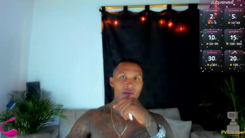 Snapshot of ragnarhot24 chatting on 10, 9, 2025 Andres H online show from 10, 9, 2025