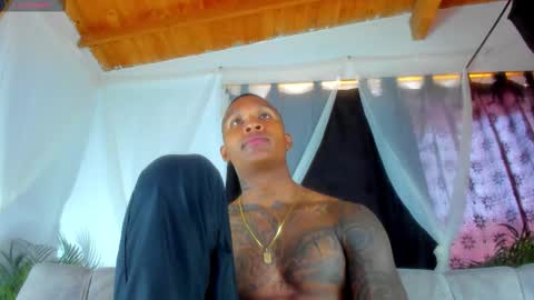 Snapshot of ragnarhot24 chatting on 26, 10, 2025 Andres H online show from 26, 10, 2025