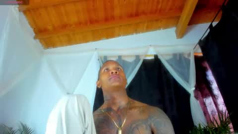 Snapshot of ragnarhot24 chatting on 8, 11, 2025 Andres H online show from 8, 11, 2025