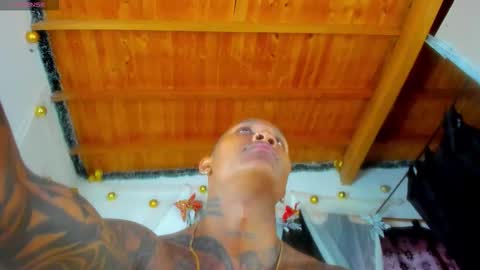 Snapshot of ragnarhot24 chatting on 22, 12, 2025 Andres H online show from 22, 12, 2025