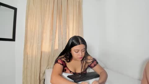 Snapshot of raiderandroxie chatting on 16, 1, 2026 raider and roxie online show from 16, 1, 2026