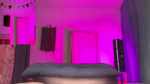 Rainbow James  online show from 11, 4, 2026