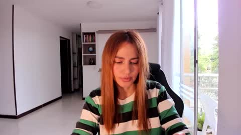 Jennyindependent model . online show from 13, 2, 2026