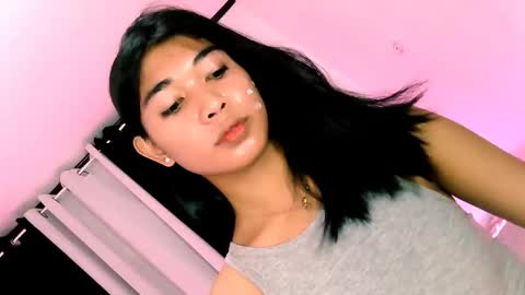 raindrizzle1706 online show from 14, 1, 2026