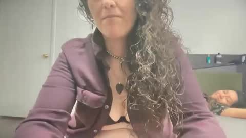 Rain Hendrix online show from 8, 6, 2026