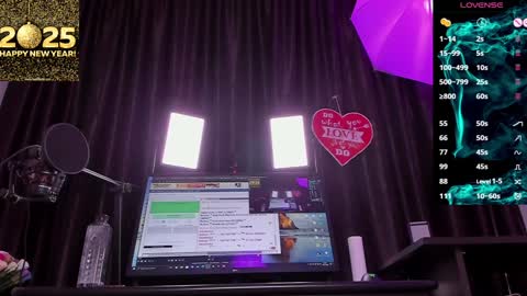 Snapshot of raissa_sky26 chatting on 5, 1, 2025 Laura online show from 5, 1, 2025