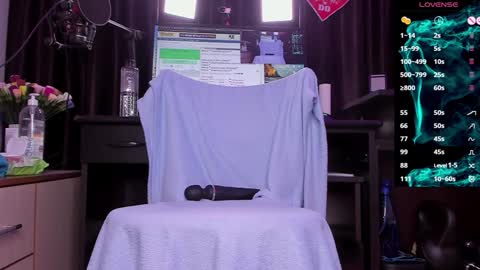 Snapshot of raissa_sky26 chatting on 6, 1, 2025 Laura online show from 6, 1, 2025