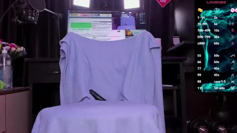 Snapshot of raissa_sky26 chatting on 18, 2, 2025 Laura online show from 18, 2, 2025