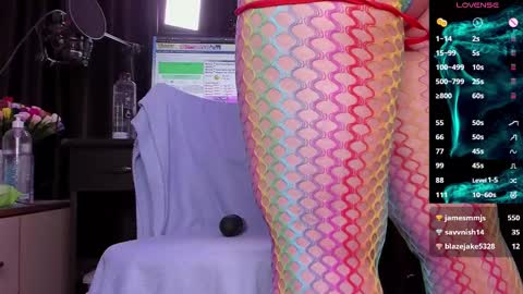 Snapshot of raissa_sky26 chatting on 18, 2, 2025 Laura online show from 18, 2, 2025