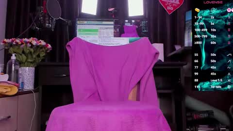 Snapshot of raissa_sky26 chatting on 29, 9, 2025 Laura online show from 29, 9, 2025