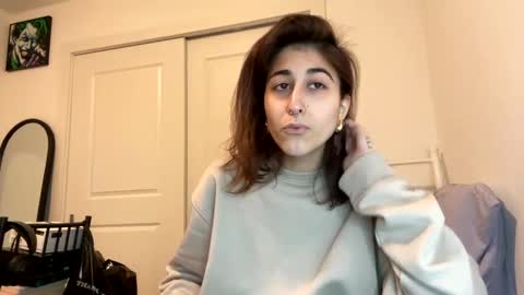 Snapshot of raiyvyn chatting on 5, 1, 2025 Ray Ray online show from 5, 1, 2025