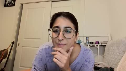 Snapshot of raiyvyn chatting on 16, 10, 2025 Ray Ray online show from 16, 10, 2025