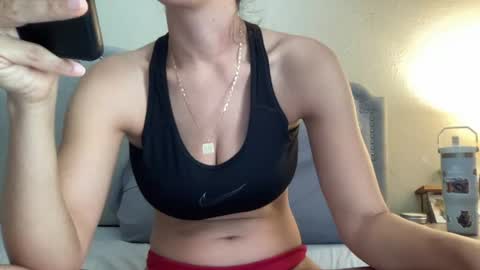 Snapshot of ramonajas chatting on 5, 7, 2026 RamonaJ online show from 5, 7, 2026
