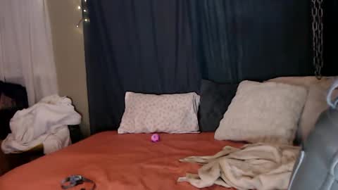    RAMONA Q   online show from 20, 12, 2024