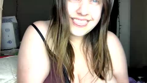 Snapshot of randicandi96 chatting on 16, 12, 2025 randicandi96 online show from 16, 12, 2025