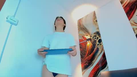 raphael_nyon1 online show from 15, 5, 2026
