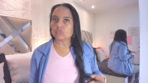 Raquel Moore  online show from 15, 3, 2026