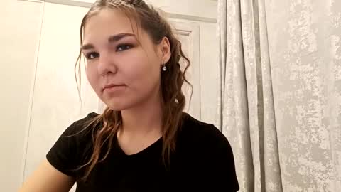 Snapshot of raquelhenrie chatting on 21, 12, 2025 Synthia FIrst day here online show from 21, 12, 2025