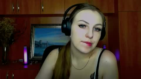 raspberry0101 online show from 2, 12, 2025