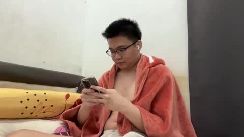 randomnaut online show from 4, 12, 2025