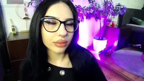 Raven Foxxy online show from 9, 4, 2026