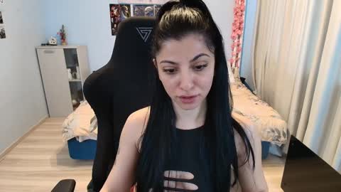 raven_haired_goddess online show from 9, 4, 2026