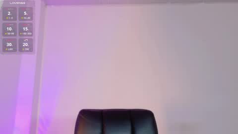 Isaindepent model online show from 24, 3, 2026