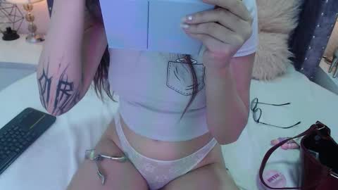 Snapshot of raven_love_ chatting on 22, 9, 2025 raven_love_ online show from 22, 9, 2025