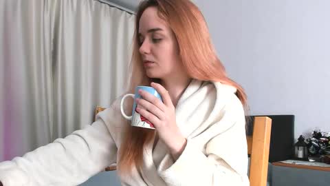 Snapshot of raven_radiantt chatting on 16, 11, 2025 Janet online show from 16, 11, 2025