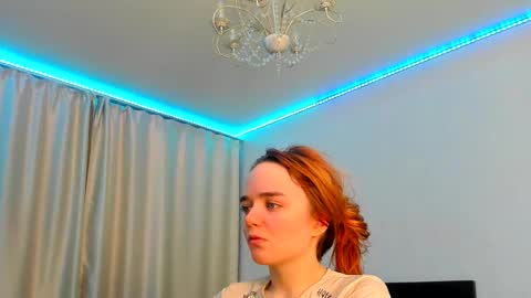 Snapshot of raven_radiantt chatting on 15, 12, 2025 Janet online show from 15, 12, 2025