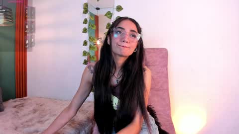 raven_smith_ online show from 11, 4, 2026