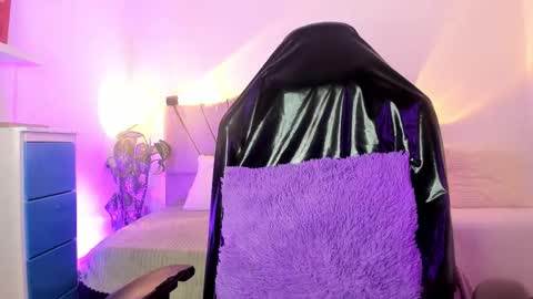 ravencollen online show from 17, 11, 2025