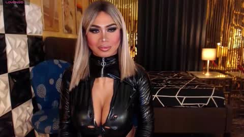 ravenmystiquex online show from 12, 3, 2026