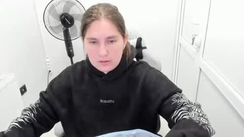 Snapshot of ravenncloud chatting on 6, 7, 2026 Raven online show from 6, 7, 2026