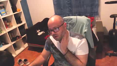 ravingr3d3 online show from 25, 2, 2025