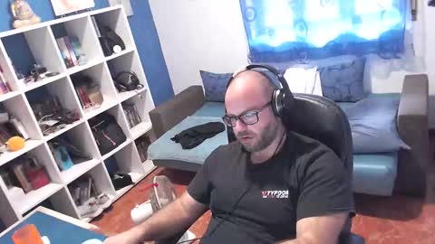 ravingr3d3 online show from 21, 10, 2025