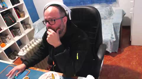 ravingr3d3 online show from 15, 2, 2026