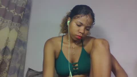 Snapshot of ravomamy chatting on 4, 11, 2025 ravomamy online show from 4, 11, 2025