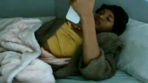 Snapshot of rayannae chatting on 8, 7, 2026 rayannae online show from 8, 7, 2026
