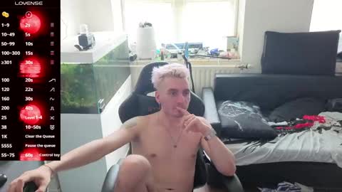 Rayzel White online show from 15, 5, 2026