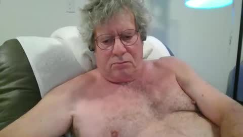 Snapshot of rbycks chatting on 25, 10, 2025 mickey95003 online show from 25, 10, 2025