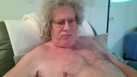 Snapshot of rbycks chatting on 8, 3, 2026 mickey95003 online show from 8, 3, 2026