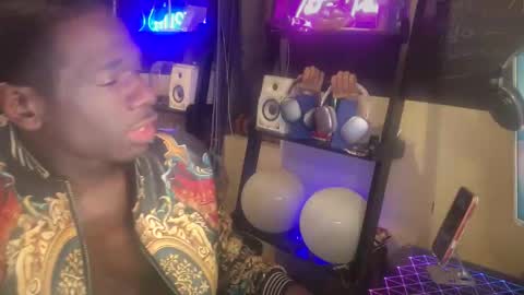 skylar online show from 25, 4, 2026