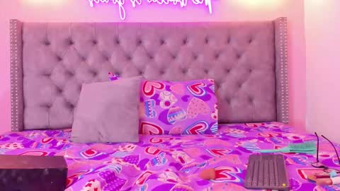 Snapshot of realbadbxtch chatting on 3, 10, 2025 Cattleya Exposito online show from 3, 10, 2025
